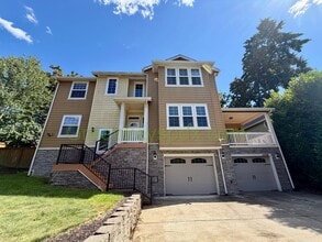 Building Photo - 14568 SW 82nd Ave