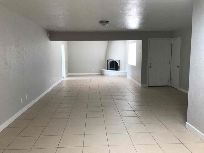 Building Photo - 13806 N 47th Ave