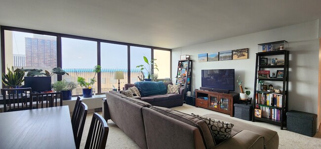 Building Photo - 2800 N Lake Shore Dr