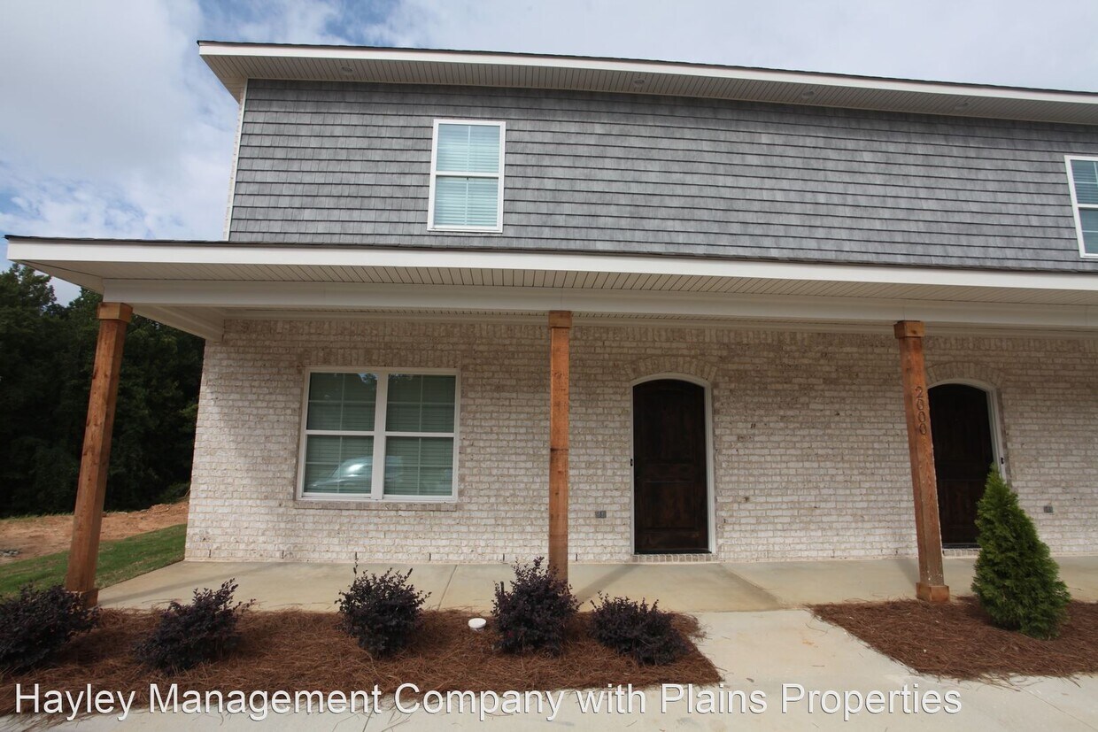 Primary Photo - 4 br, 3.5 bath House - 2000 Downs Way