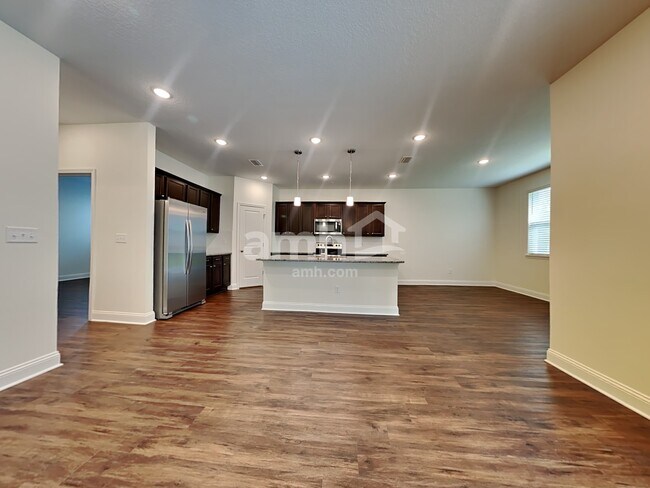 Building Photo - 371 Banyan Frst Dr