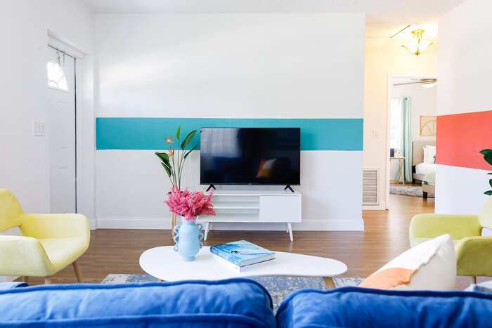 Primary Photo - Sunny-Side Up - Cozy and Central Home with...