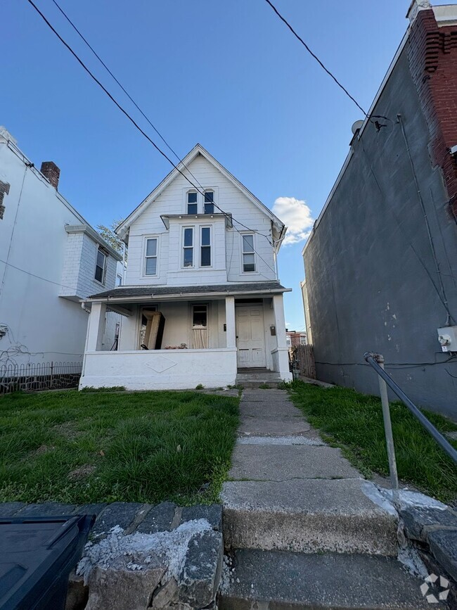 Building Photo - 1716 Lancaster Ave