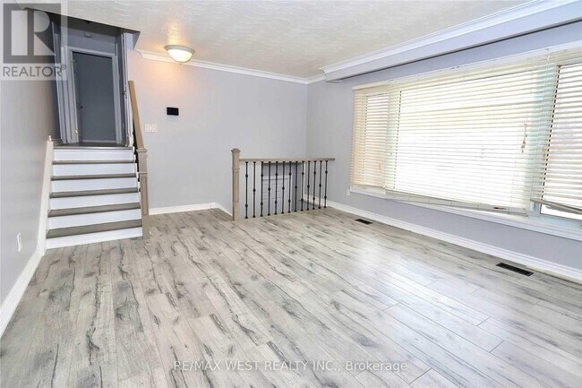 Building Photo - 200 Crawforth St
