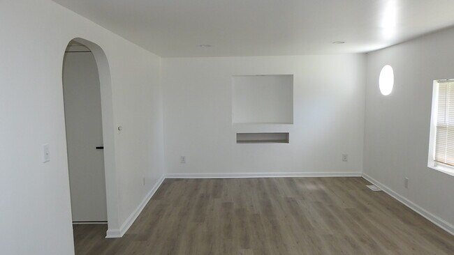 Building Photo - 3bed 2 full bath in North Kansas City, MO