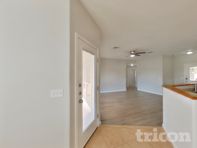 Foto del edificio - 2164 Bentwood Dr