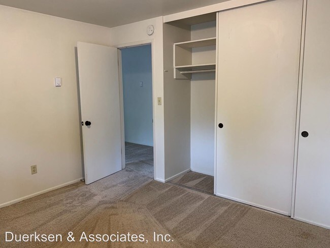 Foto del edificio - 2740-2750 SW Morris Ave