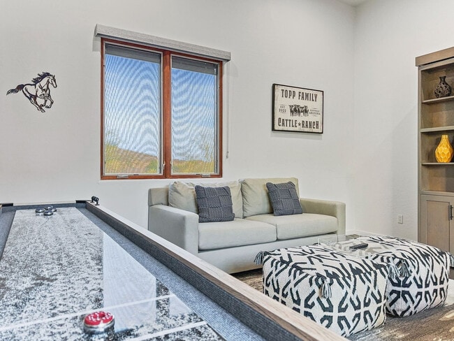 Building Photo - 14559 E Charter Oak Dr