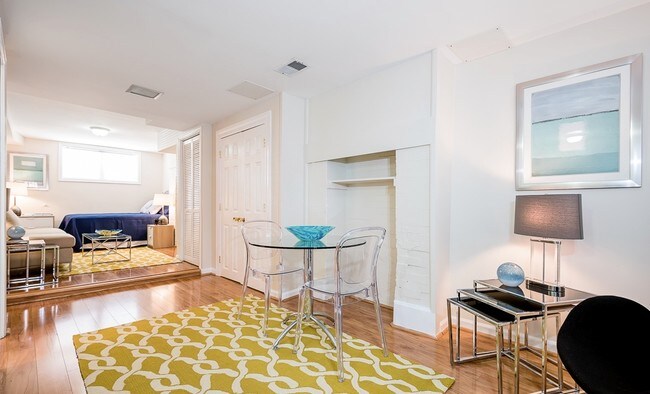 Building Photo - 1811 Riggs Pl NW