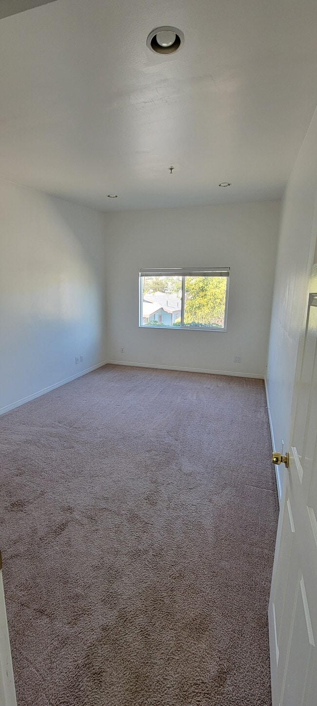 Bedroom room from entrance - 1662 E Ocean Ave