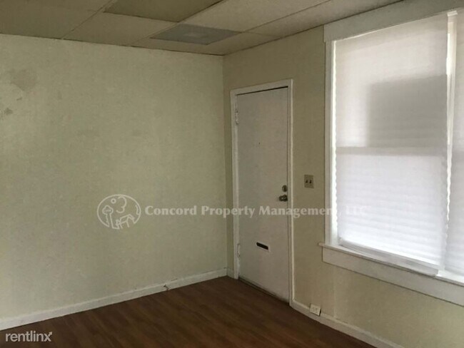 Building Photo - 1 br, 1 bath Apartment - 3031 Hamilton Ave