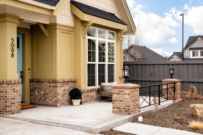 Building Photo - 3457 E Macumbo Ln