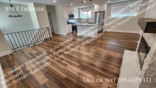 Foto del edificio - 896 E Emerson-