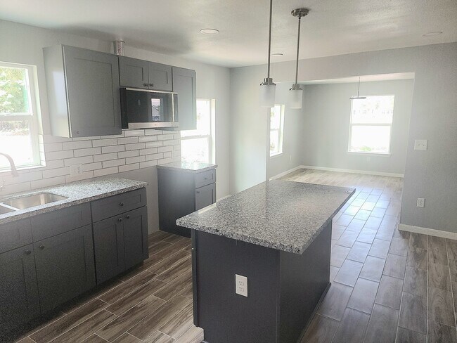 Foto del edificio - 4702 Marietta Ln