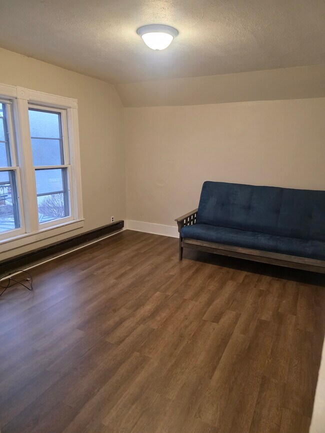 sala de estar/dormitorio - 383 Canisteo St