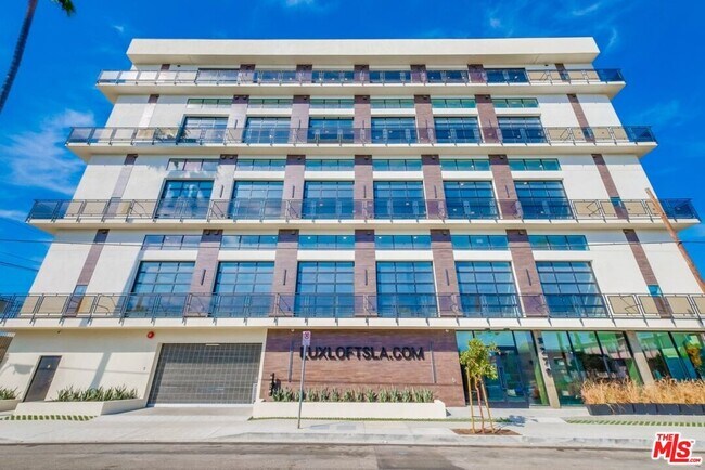 Foto del edificio - 3279 San Marino St
