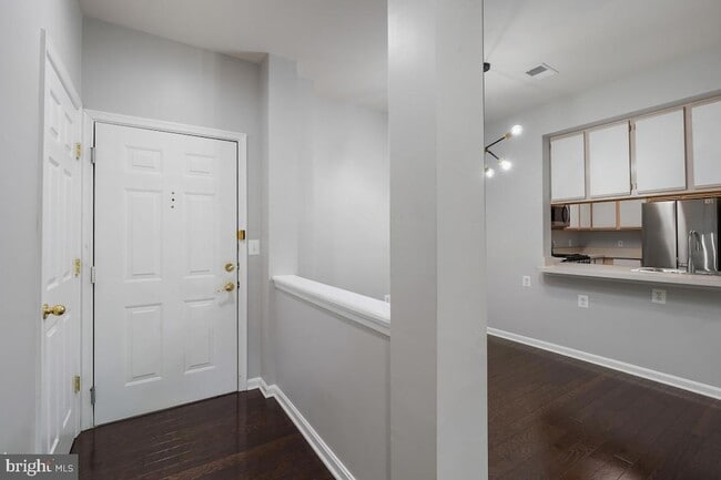 Foto del edificio - 101 Watkins Pond Blvd