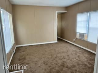 Foto principal - 7000 N Main St