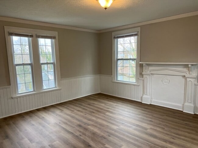 Building Photo - 103 Tucker St