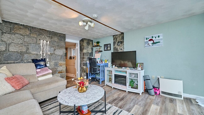 Living Room - 97 Grovers Ave
