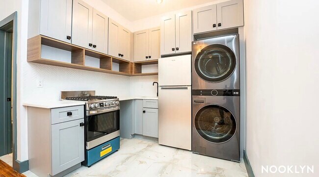 Foto del edificio - 52 Monitor St