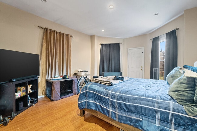 Foto del edificio - 2124 Bolton St