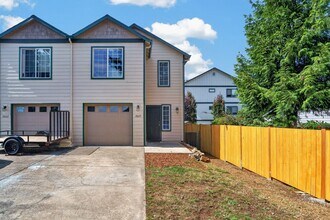 Building Photo - 18055 SE Bluff Rd