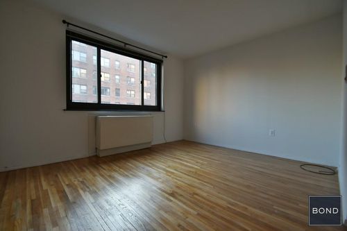 Building Photo - 207 E 27th St