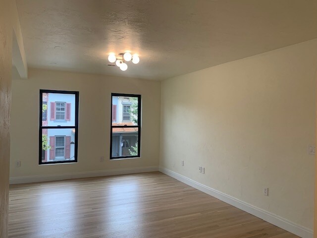 Building Photo - 519 Allegheny St