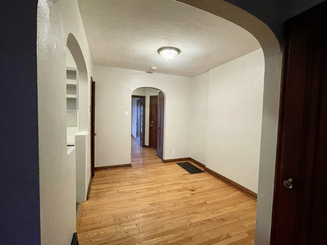 Dining Room - 6615 Devonshire Ave