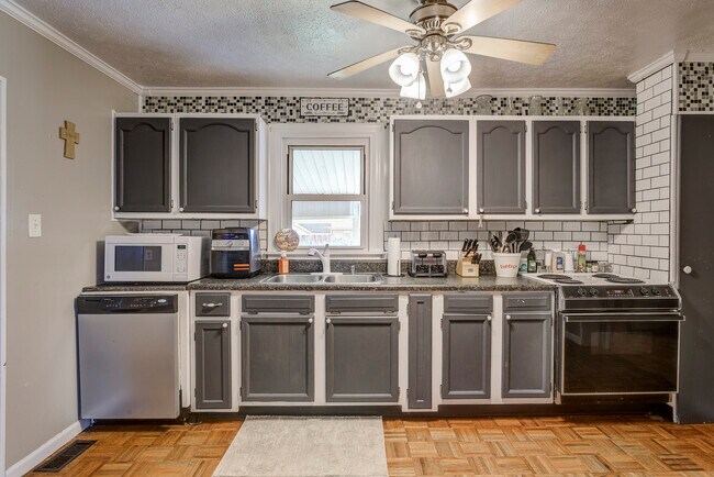 Foto del edificio - 2027 Katelyn Dr