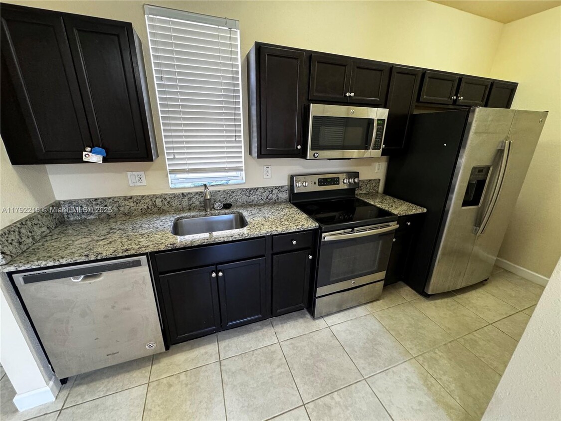 Foto principal - 17087 SW 96th St