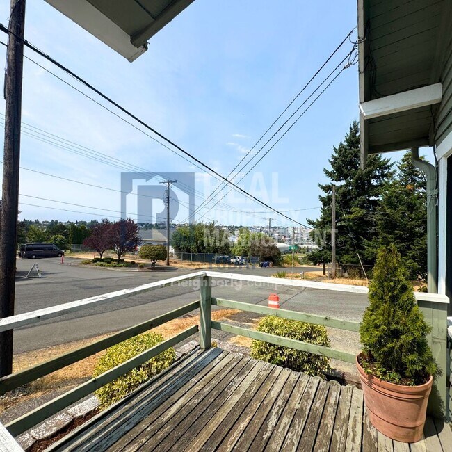 Building Photo - Dammrose - 3201 (Cascade Group)