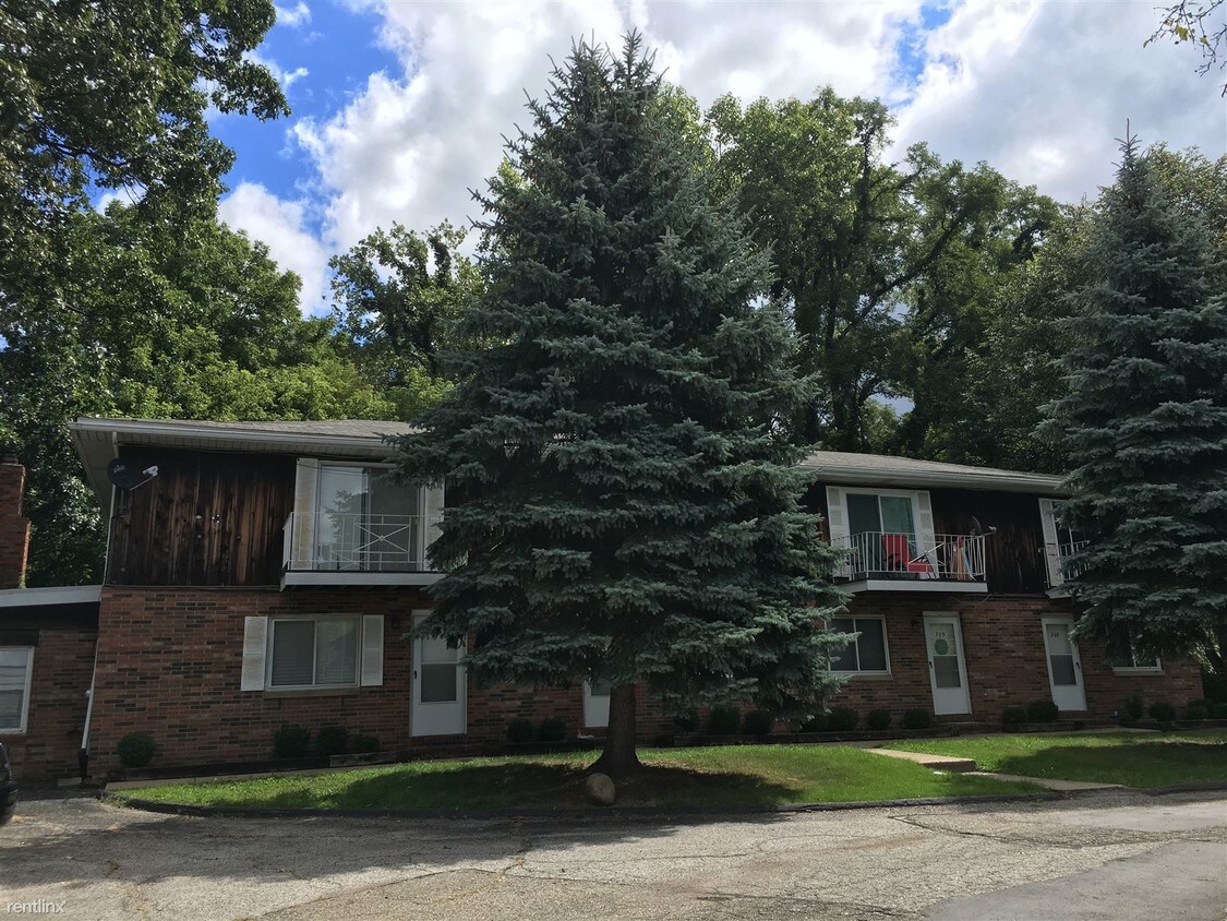 Primary Photo - 703 Edwards Ave