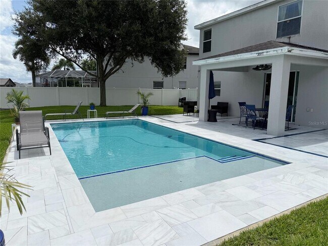 Foto del edificio - 12236 Fairlawn Dr