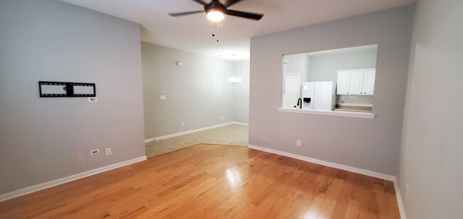 Building Photo - 111 Maddux Ln