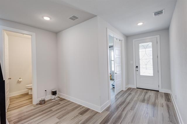 Foto del edificio - 3220 Lenten Rose Ln