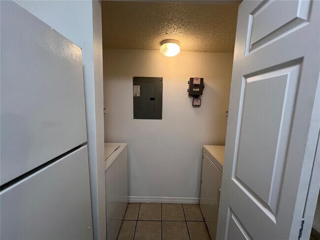 Building Photo - 1226 Bermuda Lakes Ln