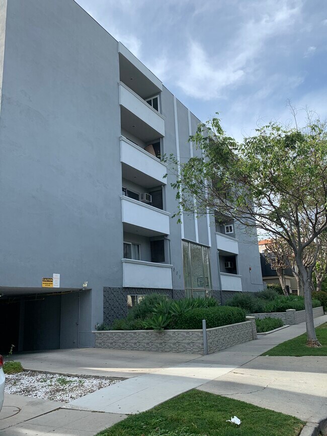 Foto del edificio - 333 S Reeves Dr