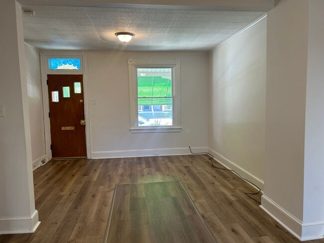 Foto del edificio - 3 Bedroom 1 Bath Home with Fenced Backyard