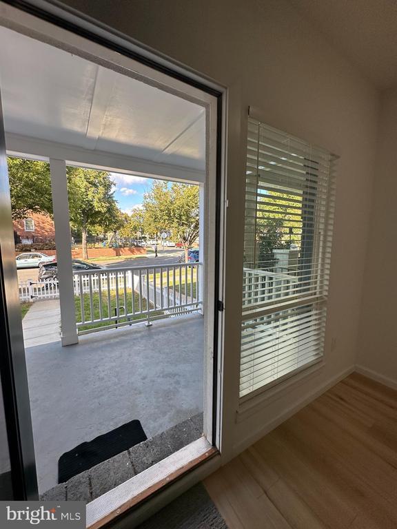 Foto del edificio - 1925 H St NE