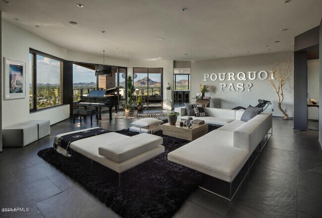 Foto del edificio - 1040 E Osborn Rd