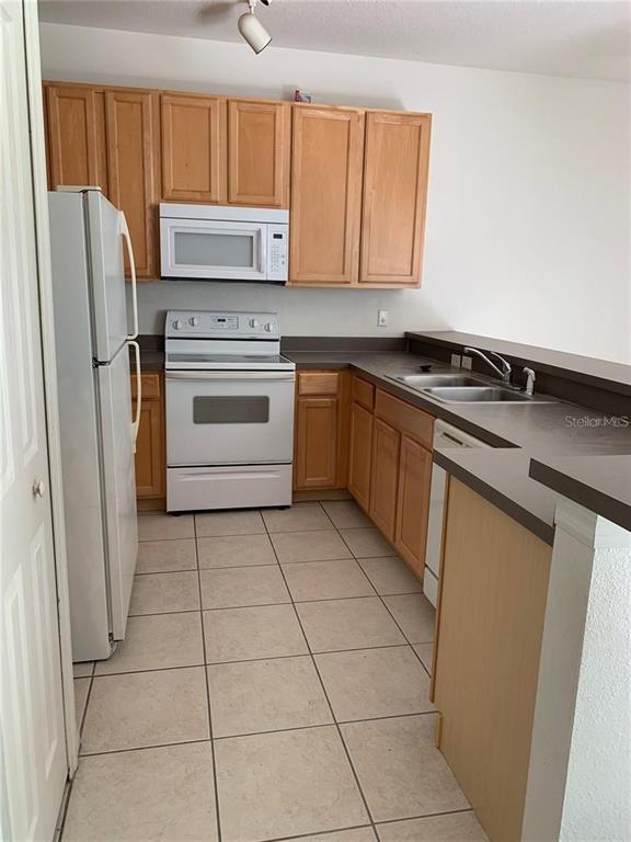 Building Photo - 2035 Winterset Dr