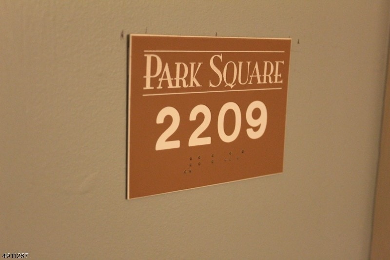 Primary Photo - 2 Park Square