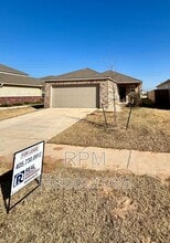 Building Photo - 12013 SW 31st St