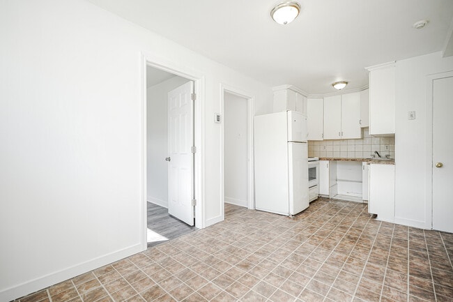 Building Photo - 501 Rue Jubinville