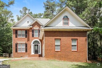 Building Photo - 3073 Essex Dr