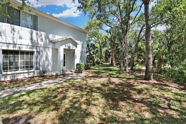 Building Photo - 7127 Waterside Dr