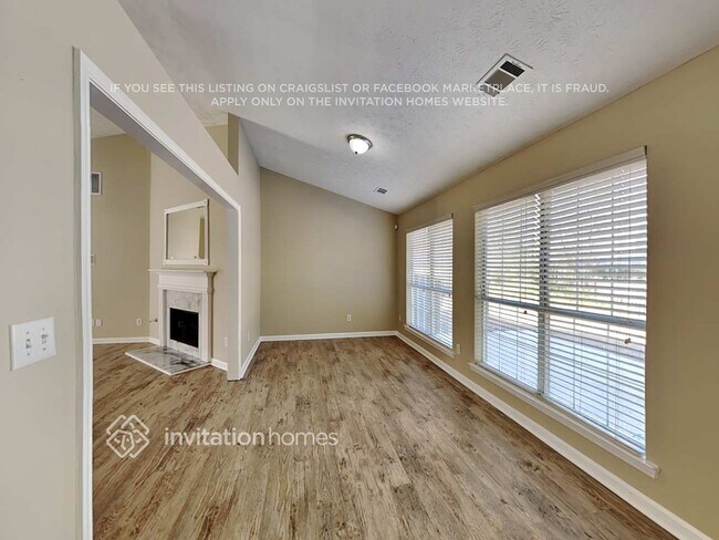 Foto del edificio - 1679 Crestfield Ln NW