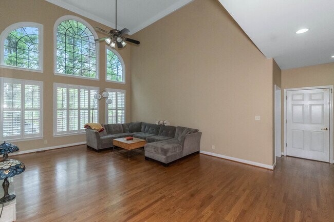 Foto del edificio - 1450 Hillcrest Heights
